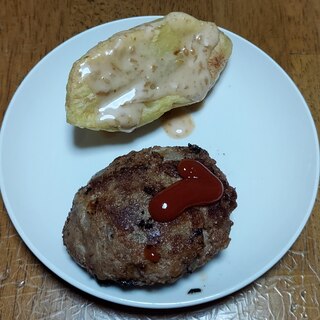 ゆで卵入りハンバーグ